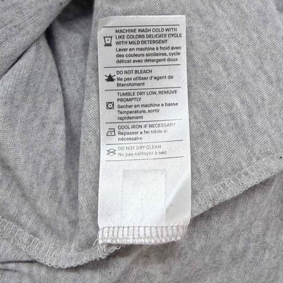 Vince Women’s Light Gray Short Sleeve Crew Neck T Shirt NWT Size Medium - Picture 9 of 9